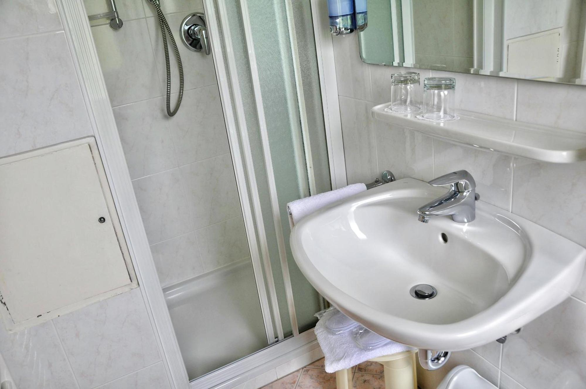 Zima Hotel 3*